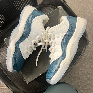 Jordan 11s low